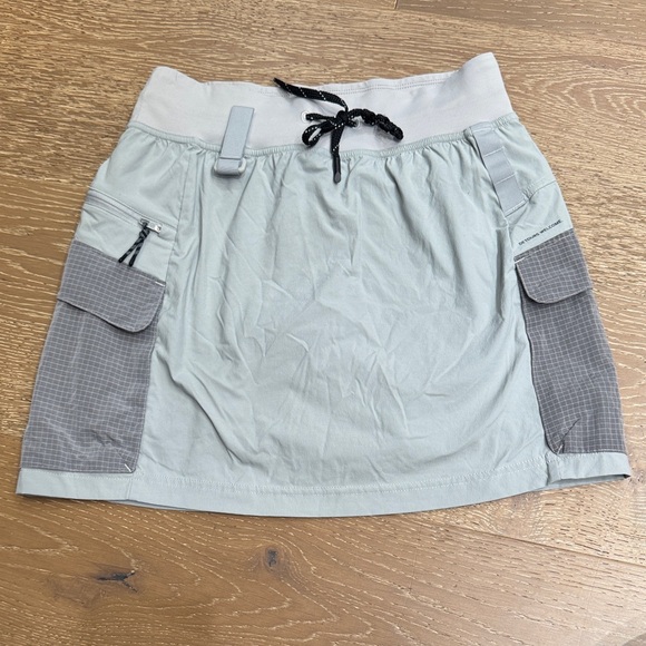 Lululemon Utility Skirt Size 6 Gray Cargo Pocket Athletic Skort Hiking Outdoor - Picture 2 of 8